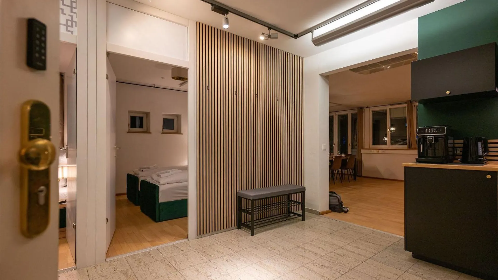 Munich Large Apartment 150 Qm In Top Centrally Located 1 To 15 Guests