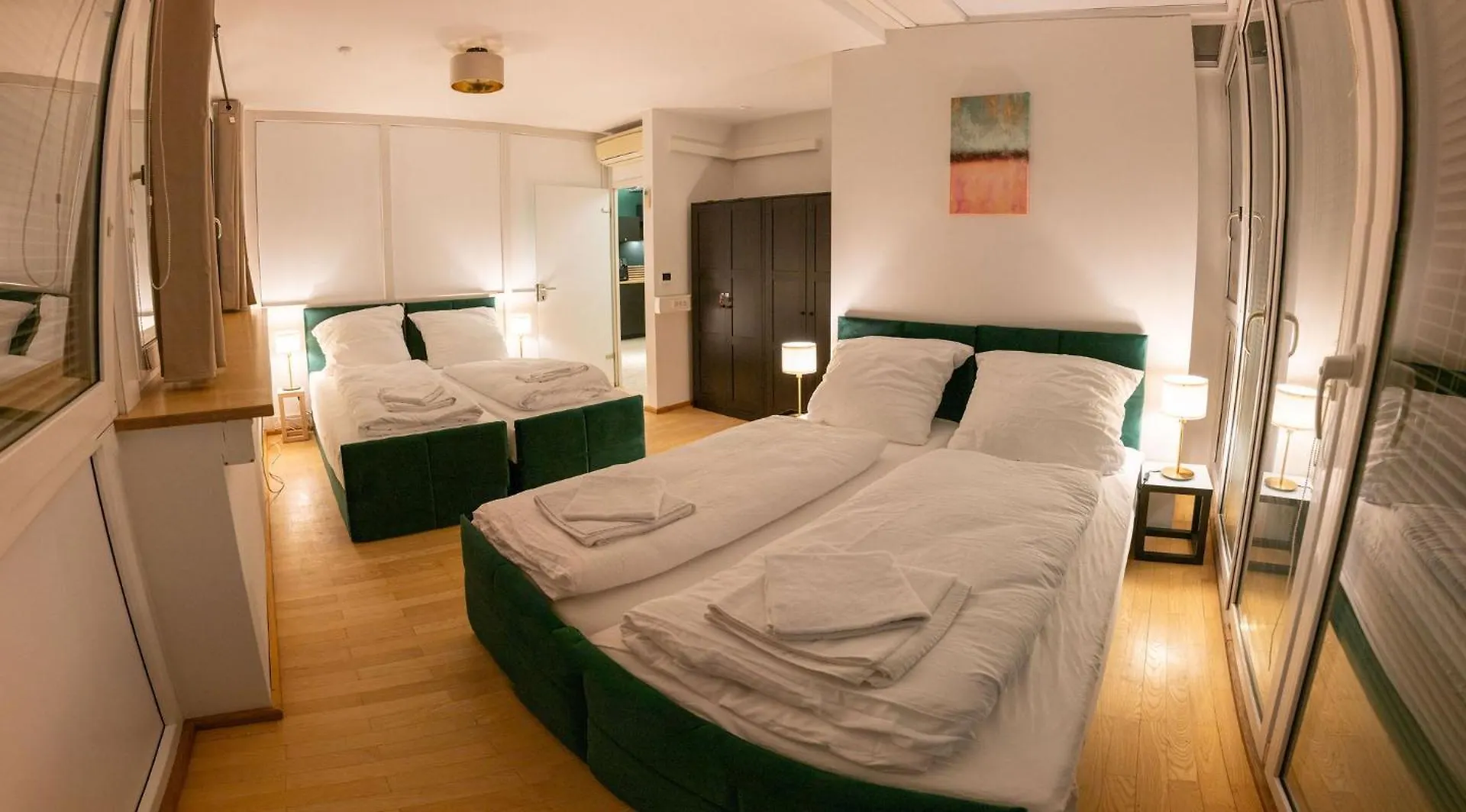 Munich Large Apartment 150 Qm In Top Centrally Located 1 To 15 Guests 0*,