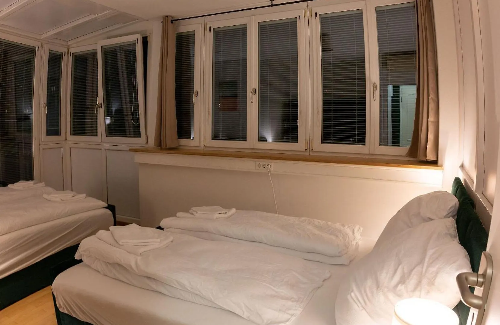 Munich Large Apartment 150 Qm In Top Centrally Located 1 To 15 Guests